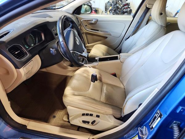 2014 VOLVO S60