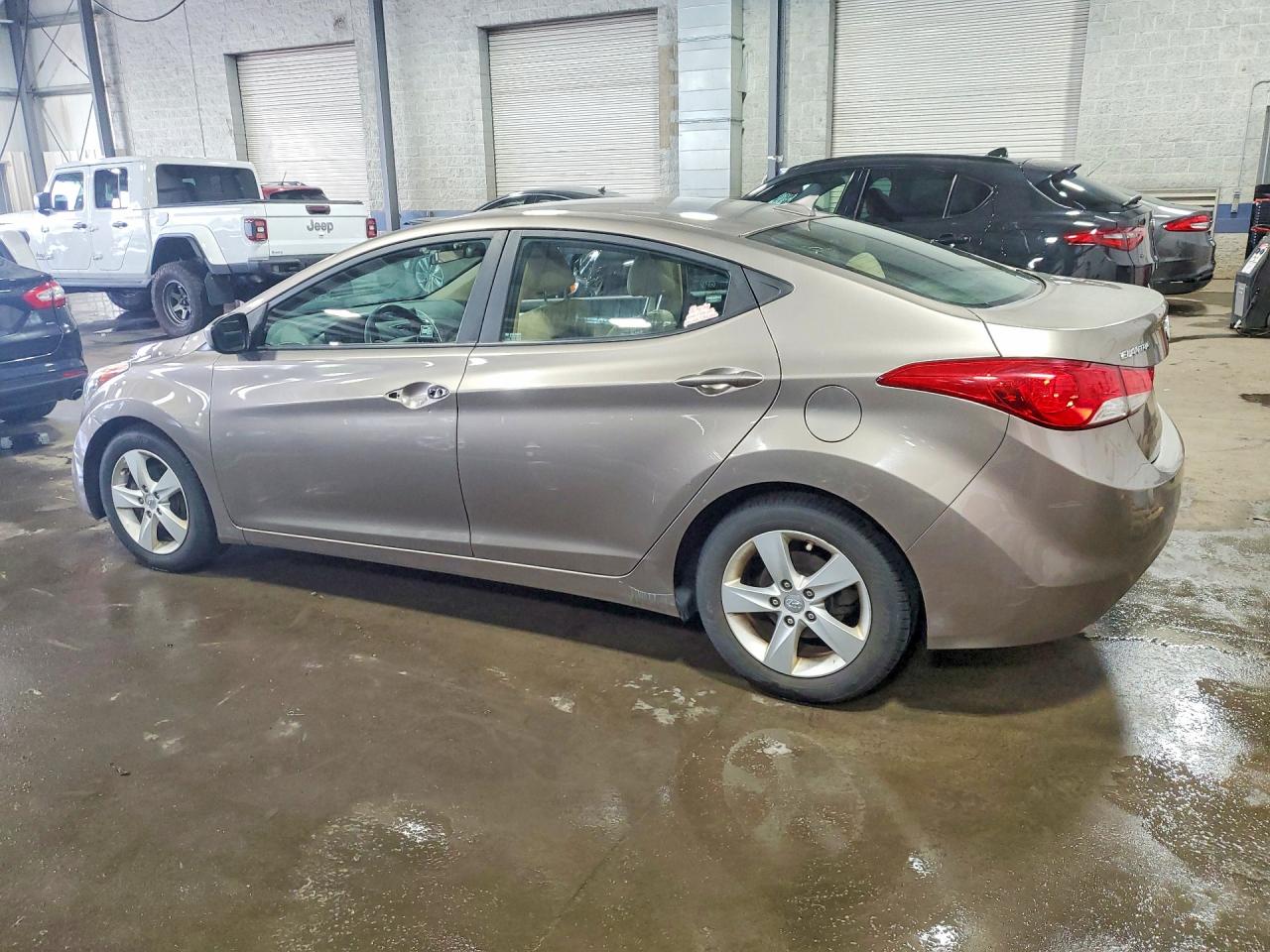2013 HYUNDAI ELANTRA