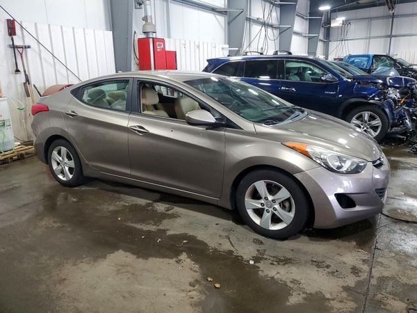 2013 HYUNDAI ELANTRA