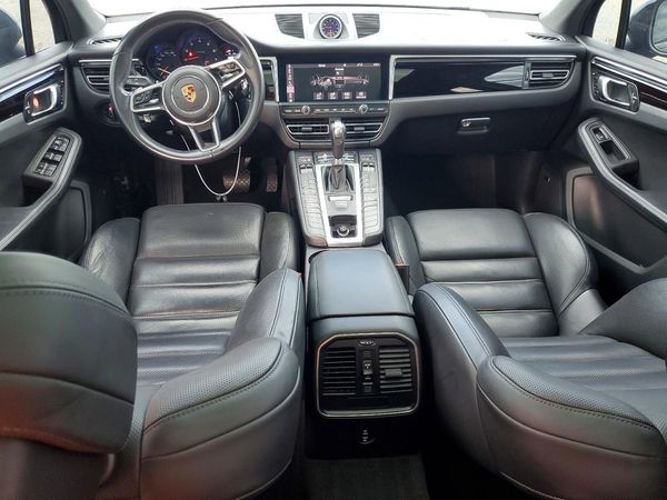 2021 PORSCHE MACAN Base