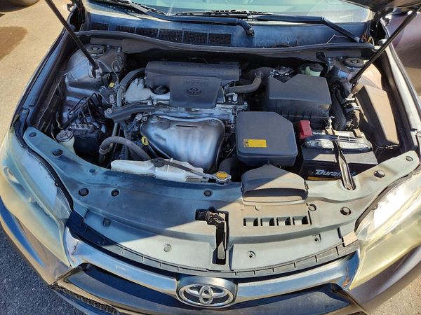 2015 TOYOTA CAMRY — Engine bay
