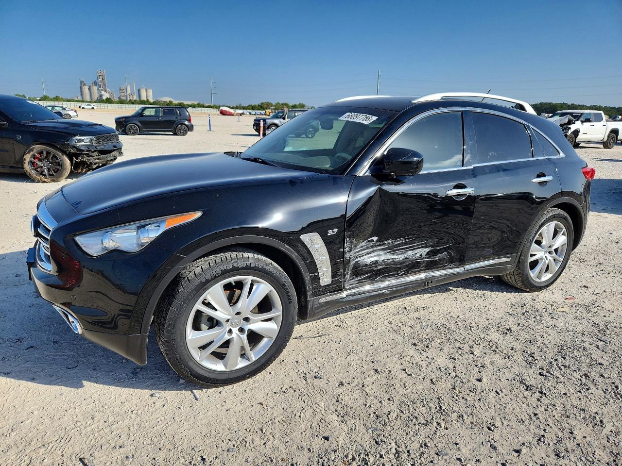 2015 INFINITI QX70