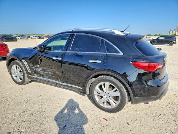 2015 INFINITI QX70