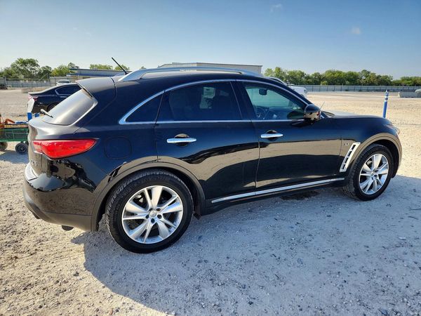2015 INFINITI QX70
