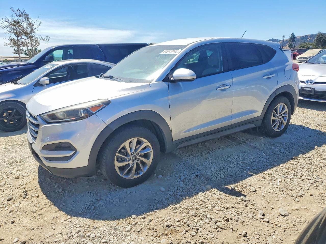 2017 HYUNDAI TUCSON SE (no options) — Front 3/4