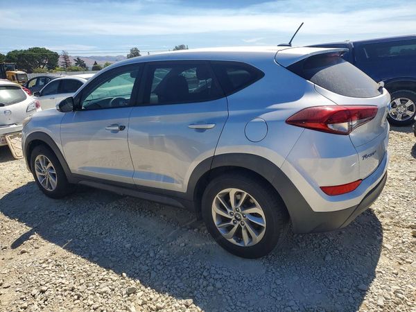 2017 HYUNDAI TUCSON SE (no options) — DSRA