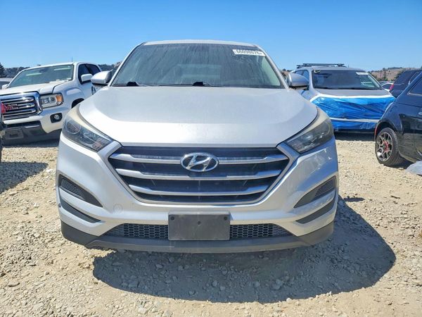 2017 HYUNDAI TUCSON SE (no options) — DIRF