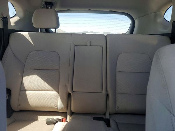 2017 HYUNDAI TUCSON SE (no options) — SUVN