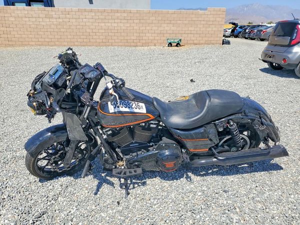 2022 HARLEY-DAVIDSON FL — LSDT