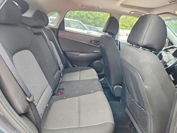 2018 HYUNDAI KONA SEL with Tech Pkg