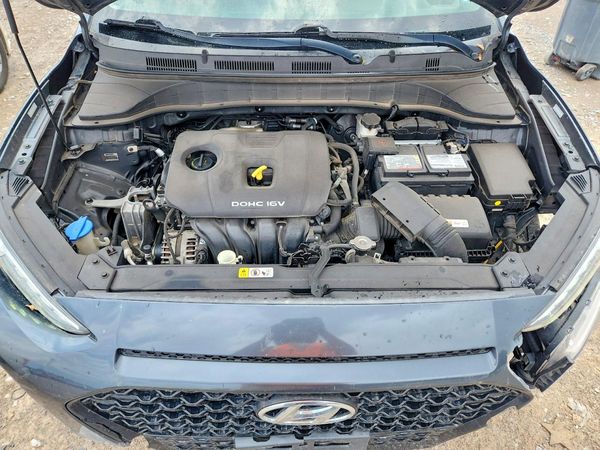 2018 HYUNDAI KONA SEL with Tech Pkg