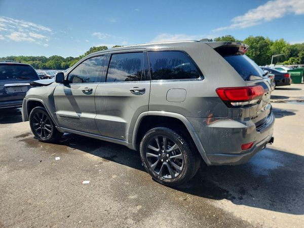 2020 JEEP GRAND CHEROKEE Laredo