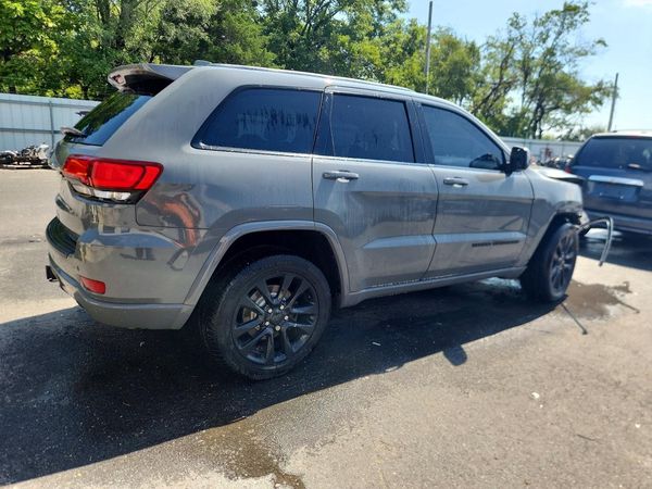 2020 JEEP GRAND CHEROKEE Laredo