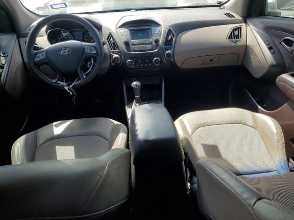 2015 HYUNDAI TUCSON GL (Middle-Low)