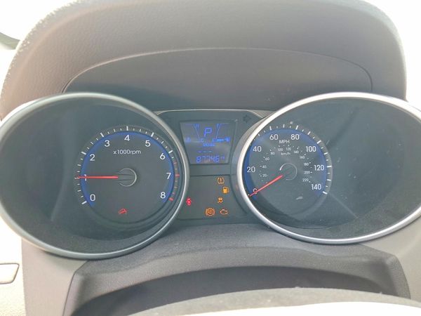 2015 HYUNDAI TUCSON GL (Middle-Low)