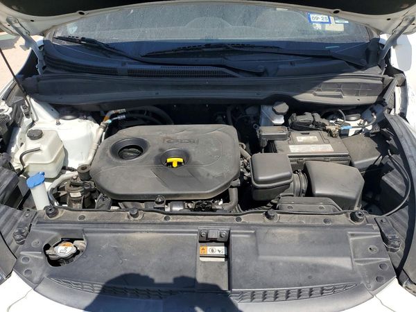 2015 HYUNDAI TUCSON GL (Middle-Low)