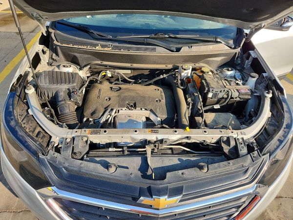 2020 CHEVROLET EQUINOX LT (2LT) — Engine bay