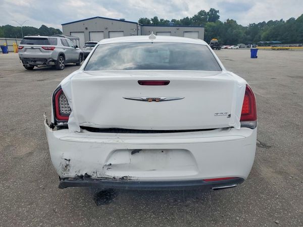 2015 CHRYSLER 300