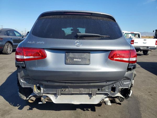 2019 MERCEDES-BENZ GLC