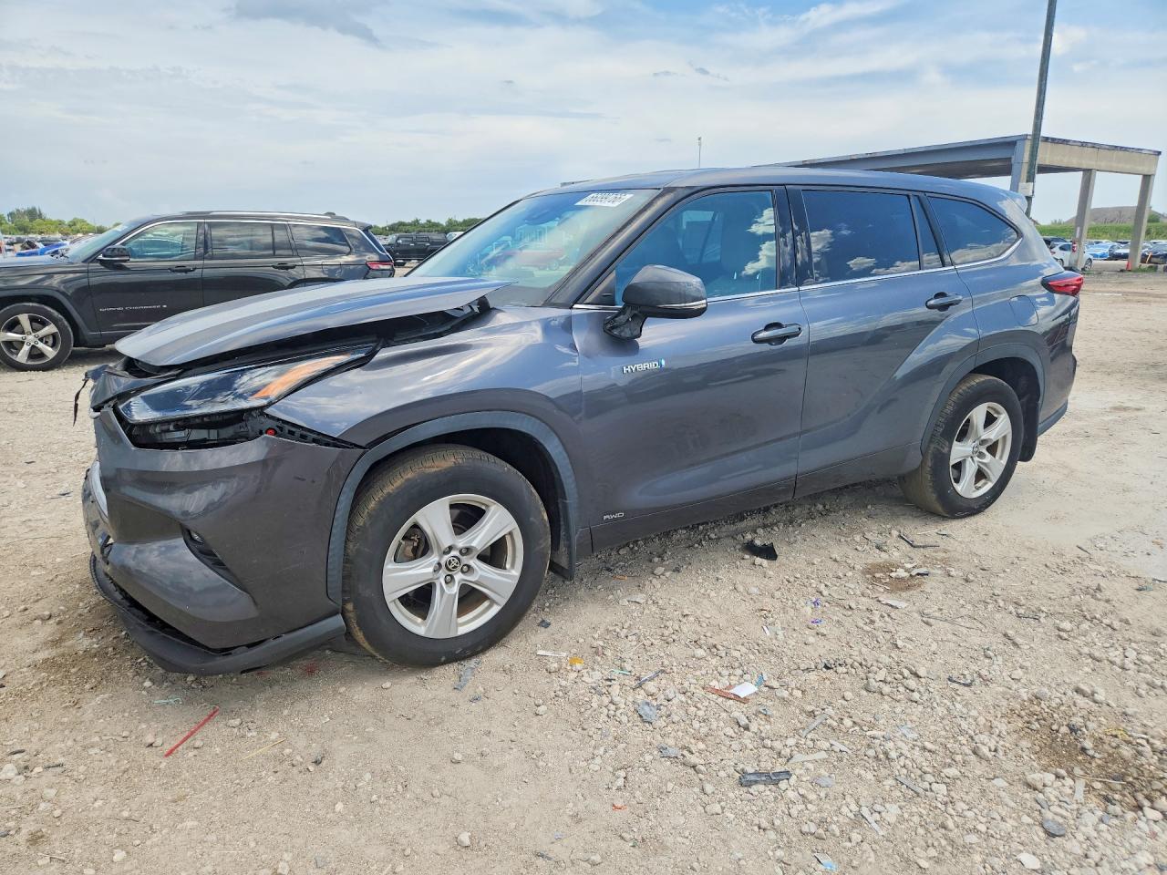 2021 TOYOTA HIGHLANDER LE