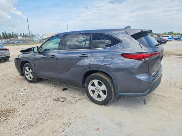 2021 TOYOTA HIGHLANDER LE