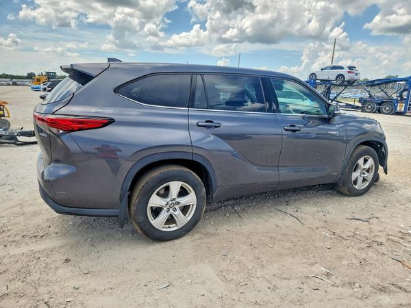 2021 TOYOTA HIGHLANDER LE