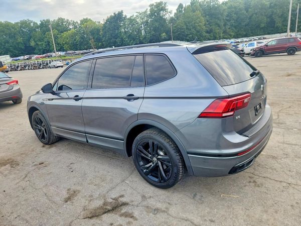 2023 VOLKSWAGEN TIGUAN 4Motion SE R-Line Black
