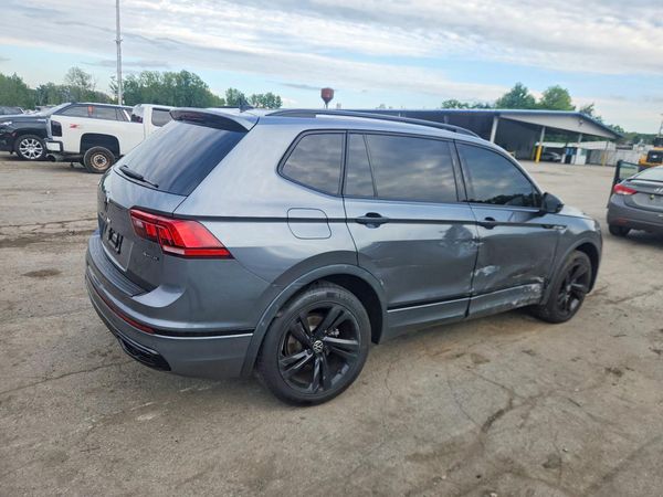 2023 VOLKSWAGEN TIGUAN 4Motion SE R-Line Black