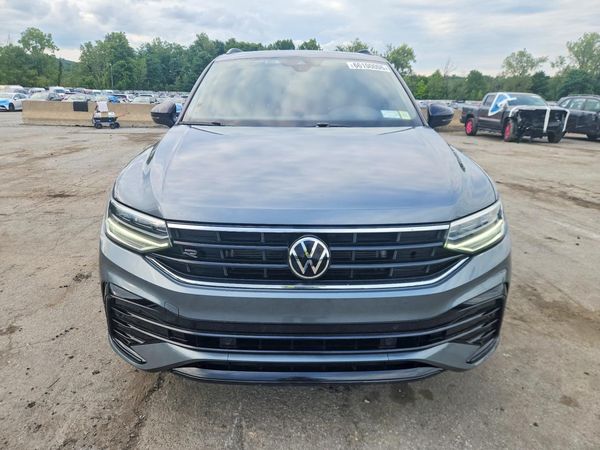 2023 VOLKSWAGEN TIGUAN 4Motion SE R-Line Black