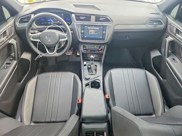 2023 VOLKSWAGEN TIGUAN 4Motion SE R-Line Black
