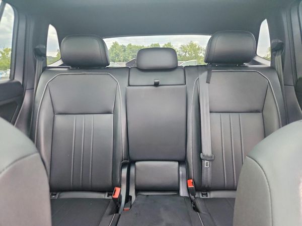 2023 VOLKSWAGEN TIGUAN 4Motion SE R-Line Black