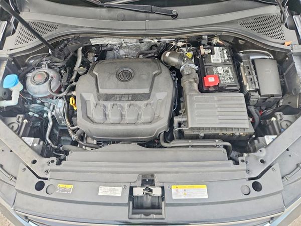 2023 VOLKSWAGEN TIGUAN 4Motion SE R-Line Black