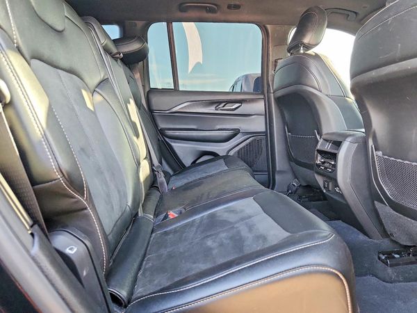 2024 JEEP GRAND CHEROKEE Laredo