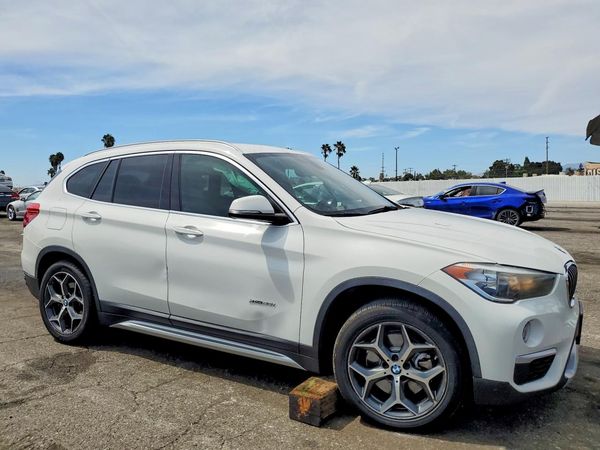 2018 BMW X1 xDrive28i — Passenger 3/4