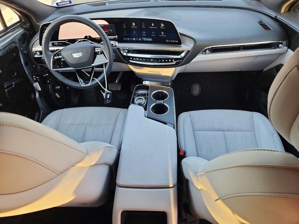 2024 CADILLAC LYRIQ Lux-1
