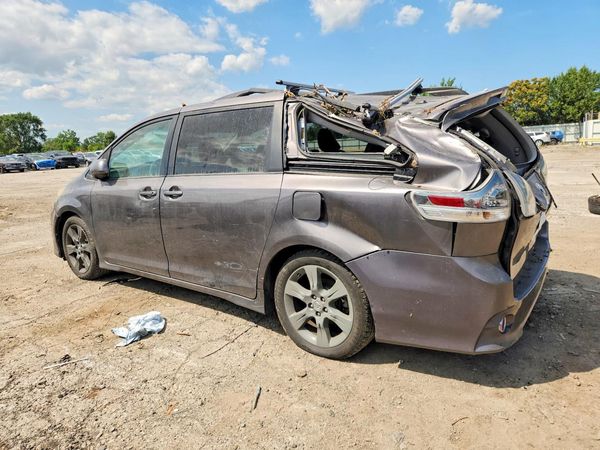 2012 TOYOTA SIENNA