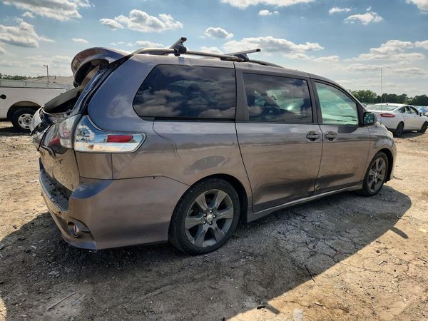 2012 TOYOTA SIENNA