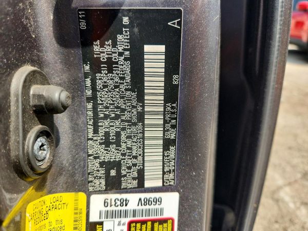 2012 TOYOTA SIENNA