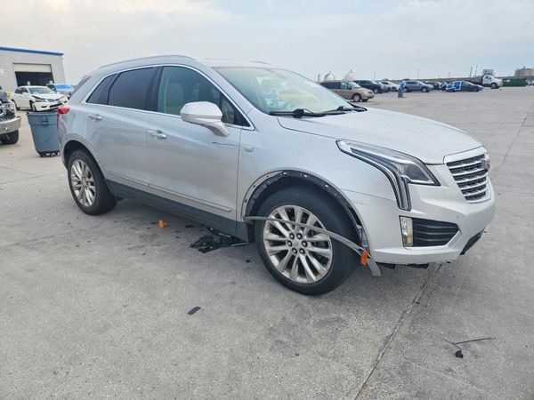 2017 CADILLAC XT5
