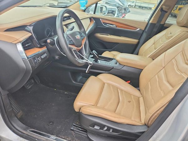 2017 CADILLAC XT5