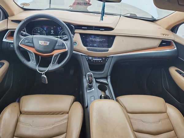 2017 CADILLAC XT5
