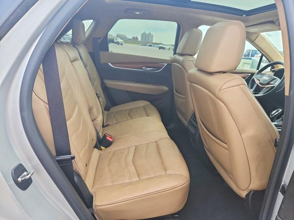 2017 CADILLAC XT5