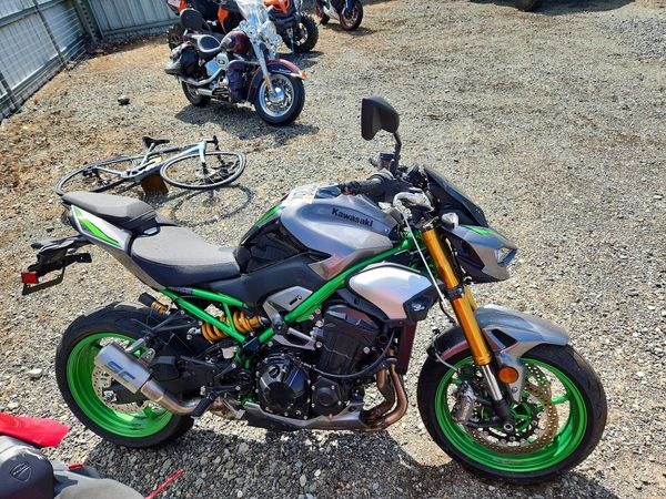 2025 KAWASAKI ZR900