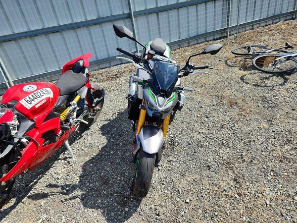 2025 KAWASAKI ZR900