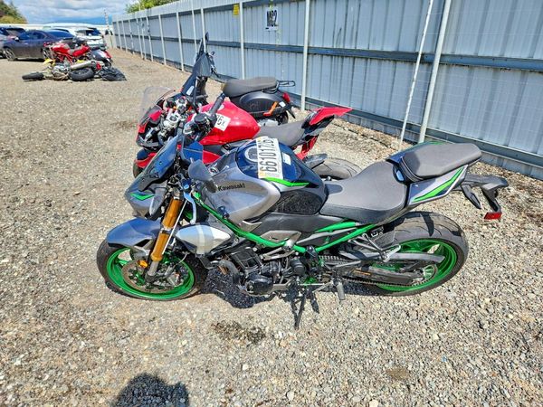 2025 KAWASAKI ZR900