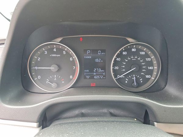2017 HYUNDAI ELANTRA SE Base