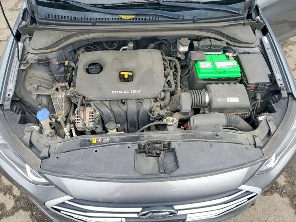 2017 HYUNDAI ELANTRA SE Base