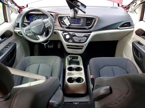 2017 CHRYSLER PACIFICA LX