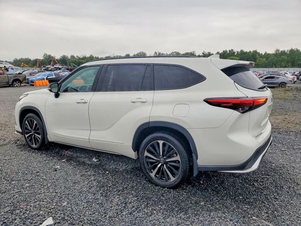 2021 TOYOTA HIGHLANDER XSE Nav & JBL
