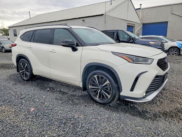 2021 TOYOTA HIGHLANDER XSE Nav & JBL